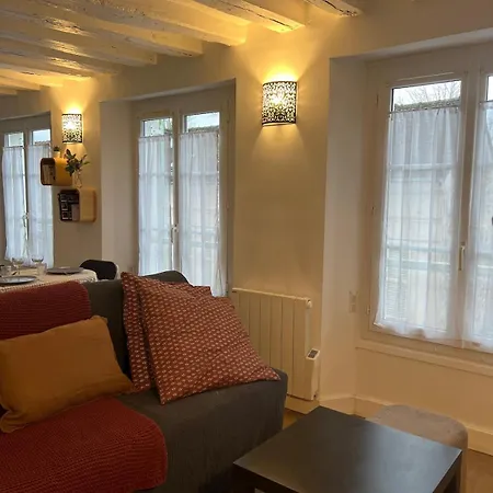 La Bellifontaine Apartment *